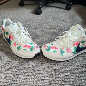 Nike Venture Runner N7 size 13 (used)